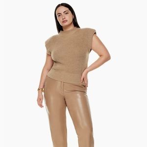 Aritzia Hazlitt Sweater; gently used; size Small